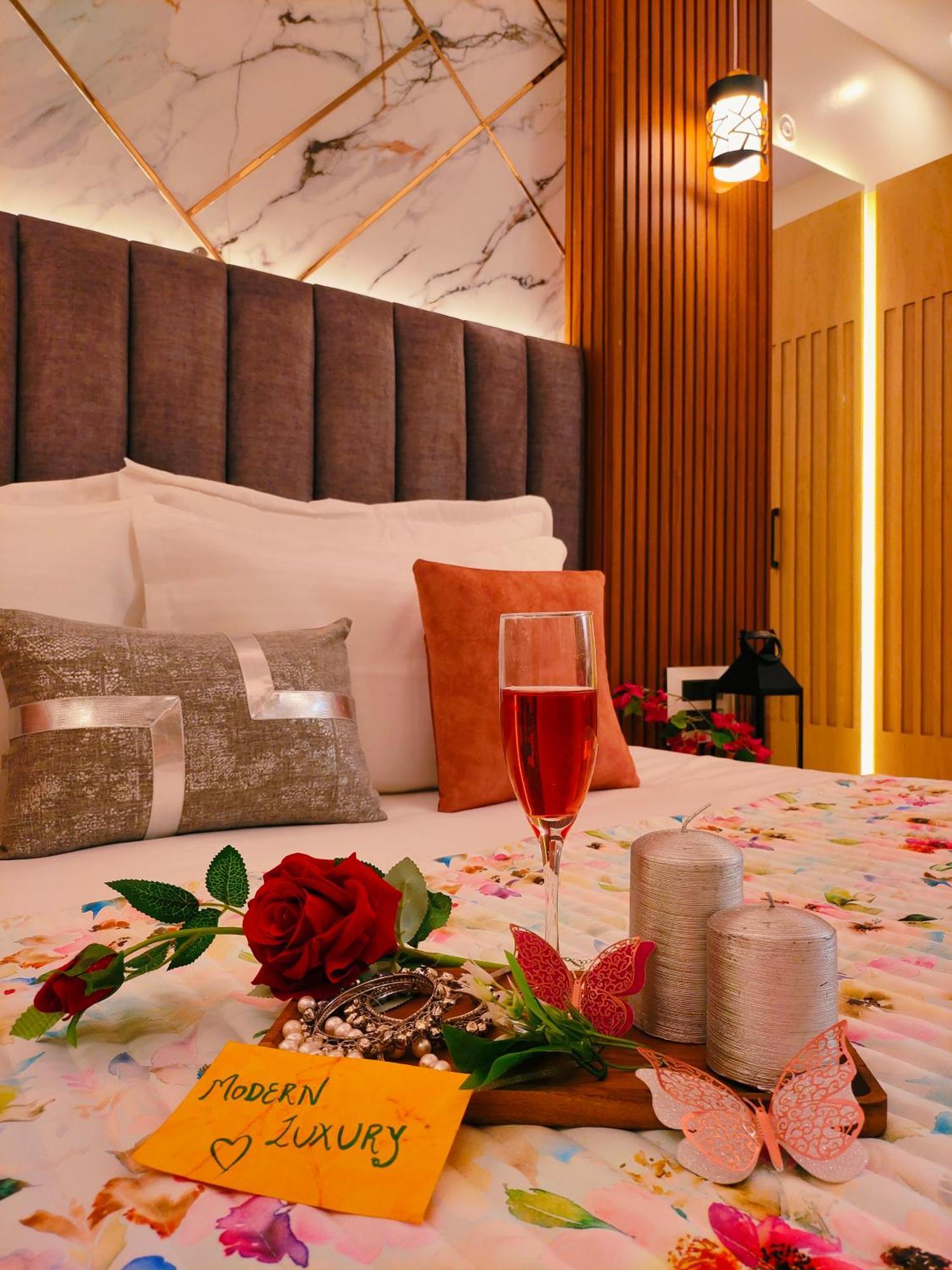 Sarang Palace - A Luxury Boutique Hotel Джайпур Екстериор снимка